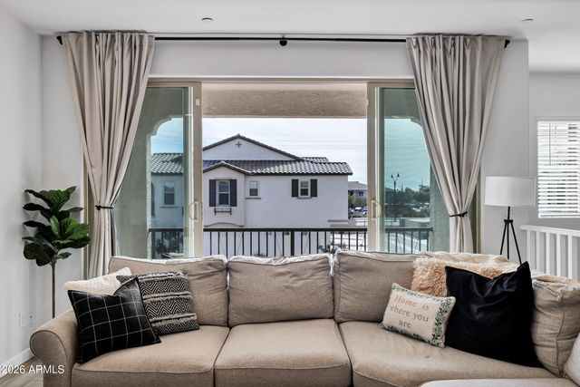 4055 E AMOROSO Drive, Gilbert, AZ 85296