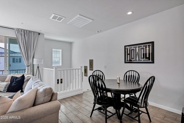 4055 E AMOROSO Drive, Gilbert, AZ 85296