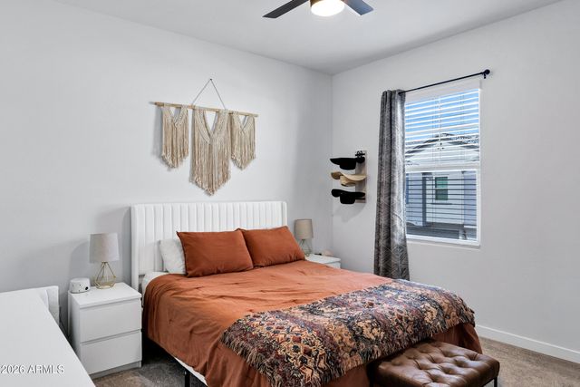 4055 E AMOROSO Drive, Gilbert, AZ 85296