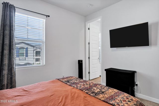 4055 E AMOROSO Drive, Gilbert, AZ 85296