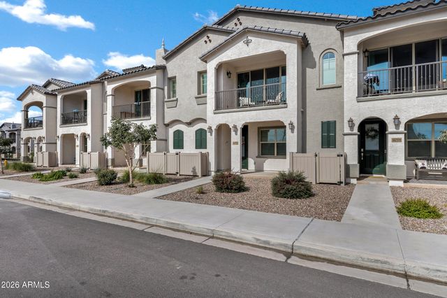 4055 E AMOROSO Drive, Gilbert, AZ 85296