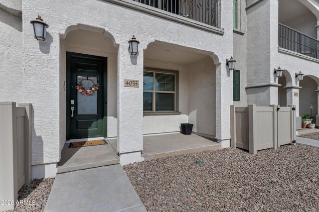 4055 E AMOROSO Drive, Gilbert, AZ 85296