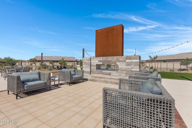 4055 E AMOROSO Drive, Gilbert, AZ 85296