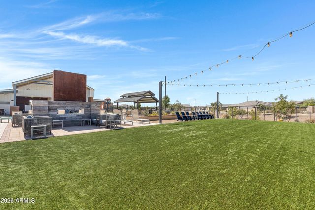 4055 E AMOROSO Drive, Gilbert, AZ 85296