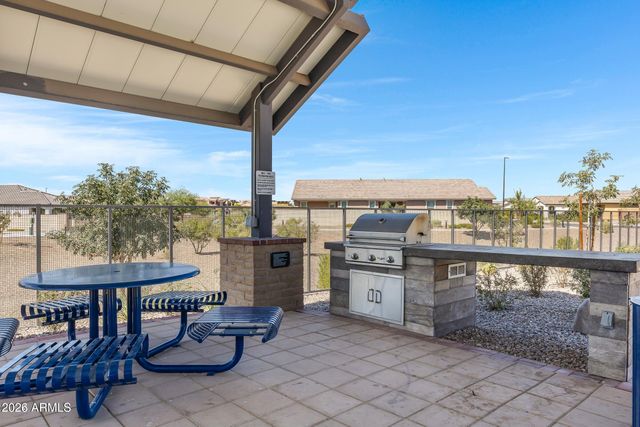 4055 E AMOROSO Drive, Gilbert, AZ 85296