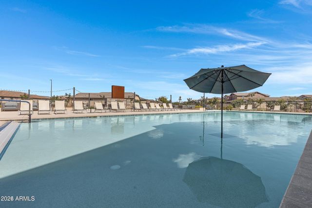 4055 E AMOROSO Drive, Gilbert, AZ 85296