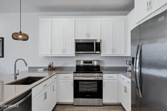 4055 E AMOROSO Drive, Gilbert, AZ 85296