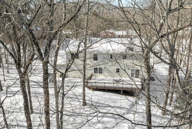 25 Alta Vista Dr, Ringwood Boro, NJ 07456