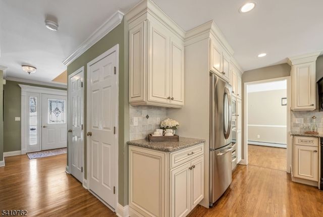 25 Alta Vista Dr, Ringwood Boro, NJ 07456