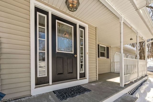 25 Alta Vista Dr, Ringwood Boro, NJ 07456