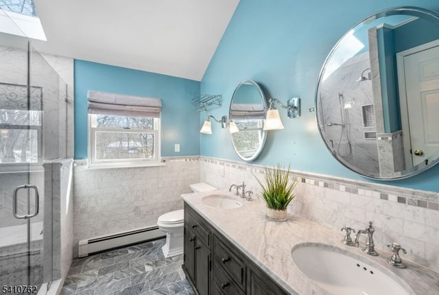 25 Alta Vista Dr, Ringwood Boro, NJ 07456