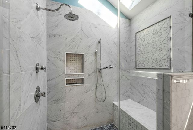 25 Alta Vista Dr, Ringwood Boro, NJ 07456