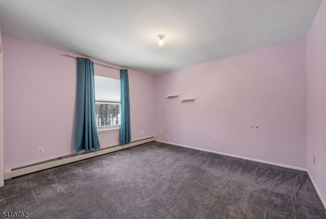 25 Alta Vista Dr, Ringwood Boro, NJ 07456