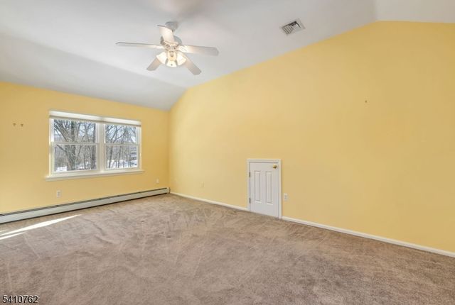 25 Alta Vista Dr, Ringwood Boro, NJ 07456