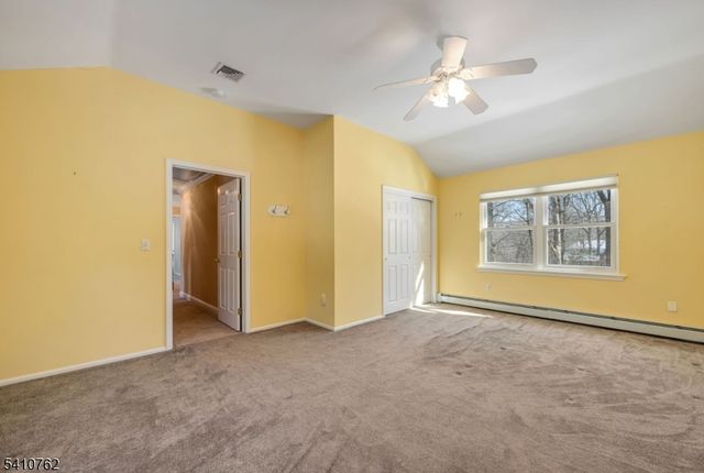 25 Alta Vista Dr, Ringwood Boro, NJ 07456