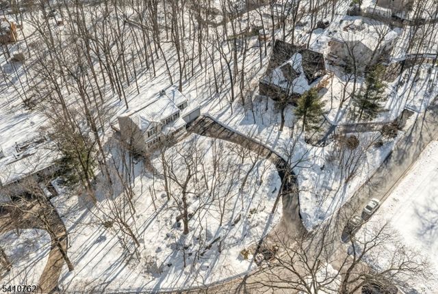 25 Alta Vista Dr, Ringwood Boro, NJ 07456