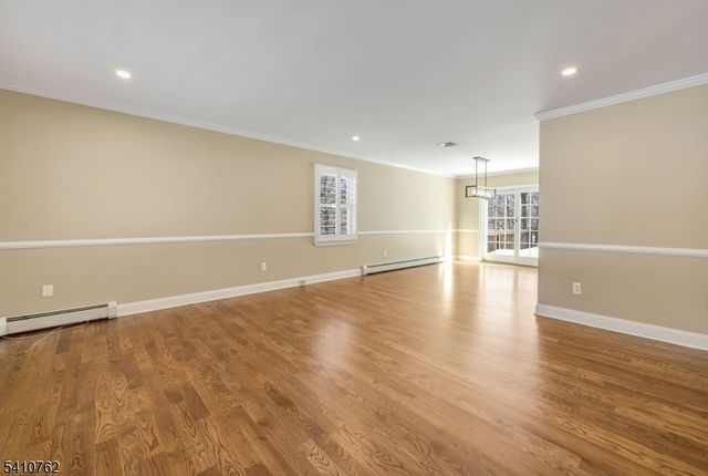 25 Alta Vista Dr, Ringwood Boro, NJ 07456