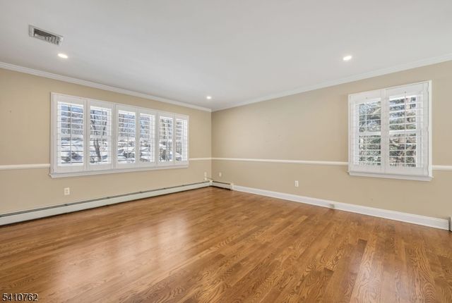 25 Alta Vista Dr, Ringwood Boro, NJ 07456