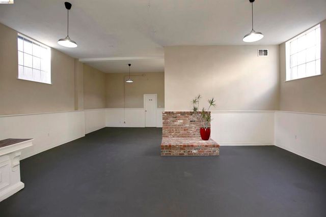 2946 Macarthur Blvd, Oakland, CA 94602