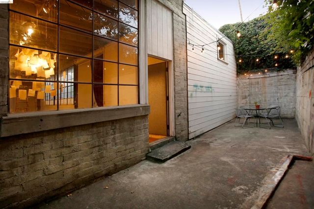 2946 Macarthur Blvd, Oakland, CA 94602