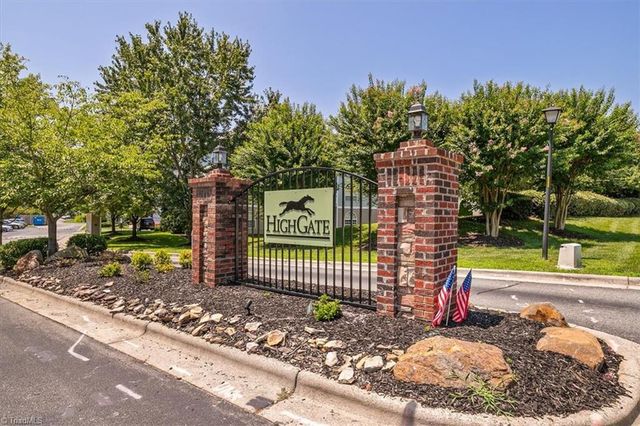 2600 Pennoak Way M, Greensboro, NC 27407