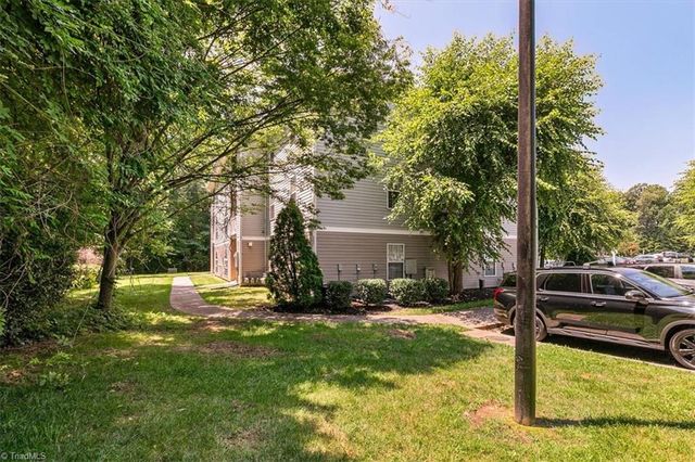 2600 Pennoak Way M, Greensboro, NC 27407