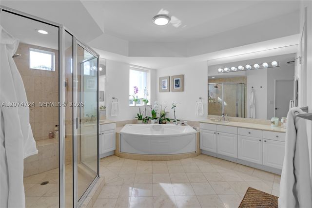737 Crandon Blvd PH-1, Key Biscayne, FL 33149