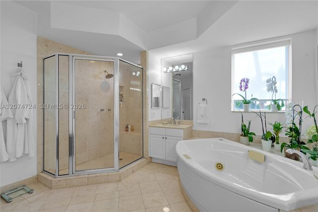 737 Crandon Blvd PH-1, Key Biscayne, FL 33149