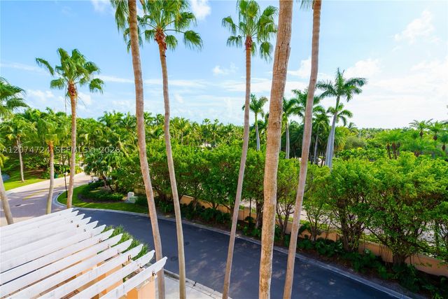 737 Crandon Blvd PH-1, Key Biscayne, FL 33149