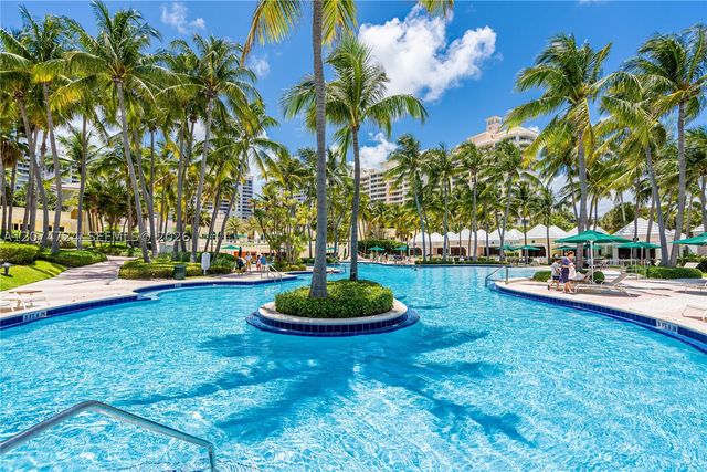 737 Crandon Blvd PH-1, Key Biscayne, FL 33149