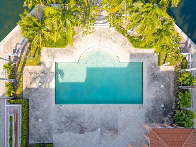 737 Crandon Blvd PH-1, Key Biscayne, FL 33149