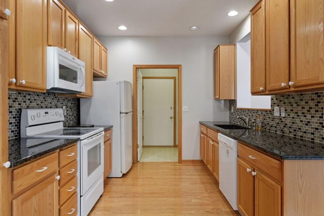 1009 Victoria Greens Boulevard, Victoria, MN 55386