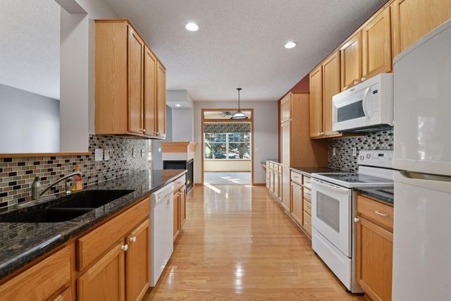 1009 Victoria Greens Boulevard, Victoria, MN 55386