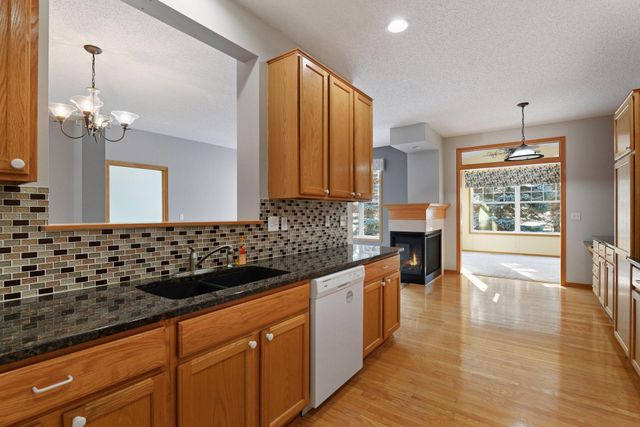 1009 Victoria Greens Boulevard, Victoria, MN 55386