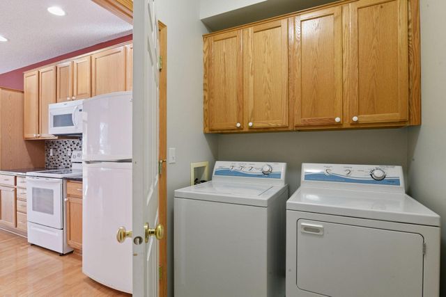 1009 Victoria Greens Boulevard, Victoria, MN 55386