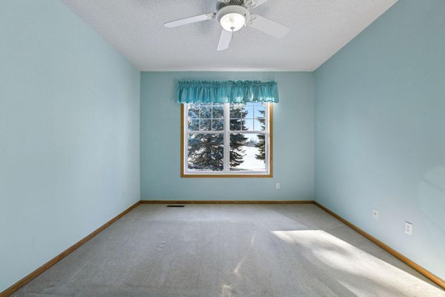 1009 Victoria Greens Boulevard, Victoria, MN 55386