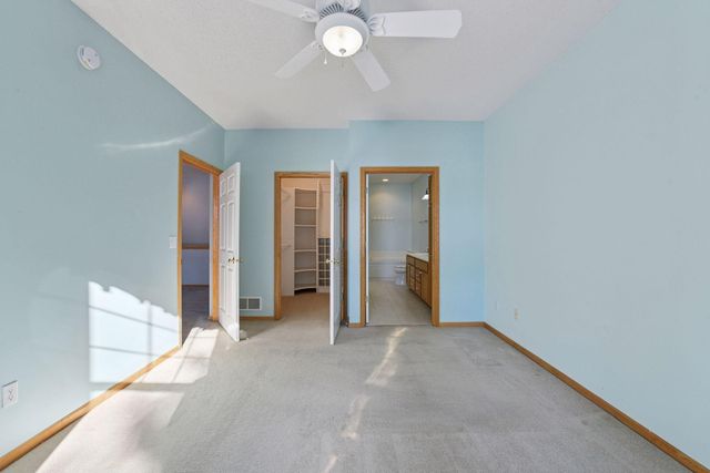 1009 Victoria Greens Boulevard, Victoria, MN 55386