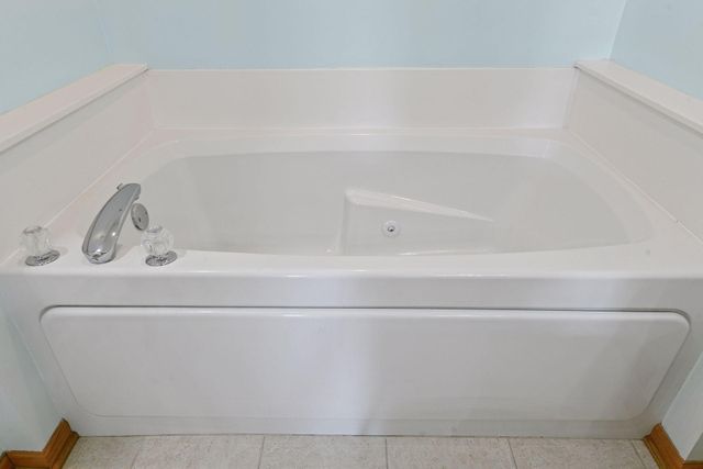 1009 Victoria Greens Boulevard, Victoria, MN 55386