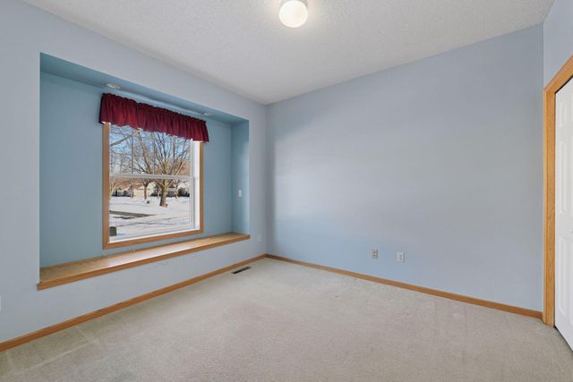 1009 Victoria Greens Boulevard, Victoria, MN 55386