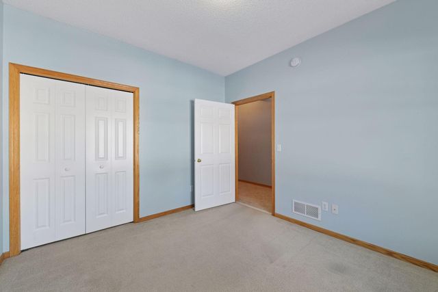 1009 Victoria Greens Boulevard, Victoria, MN 55386