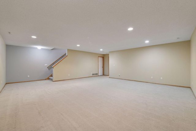 1009 Victoria Greens Boulevard, Victoria, MN 55386