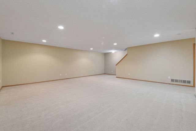 1009 Victoria Greens Boulevard, Victoria, MN 55386