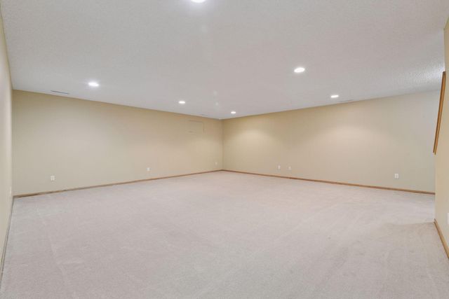 1009 Victoria Greens Boulevard, Victoria, MN 55386