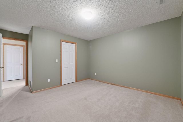 1009 Victoria Greens Boulevard, Victoria, MN 55386