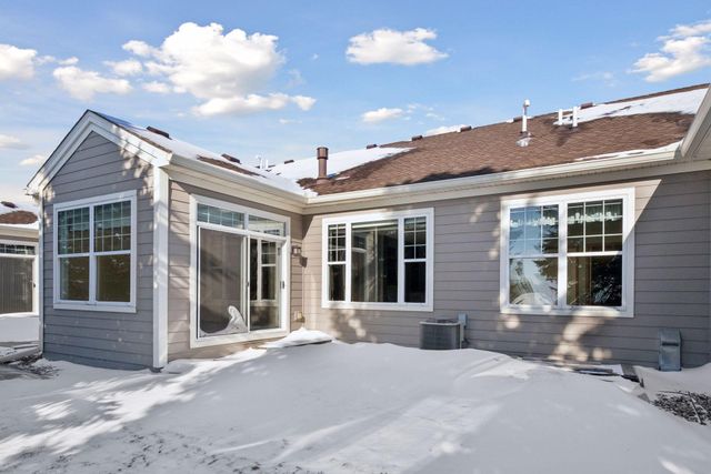 1009 Victoria Greens Boulevard, Victoria, MN 55386