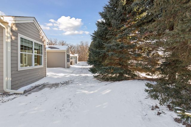 1009 Victoria Greens Boulevard, Victoria, MN 55386