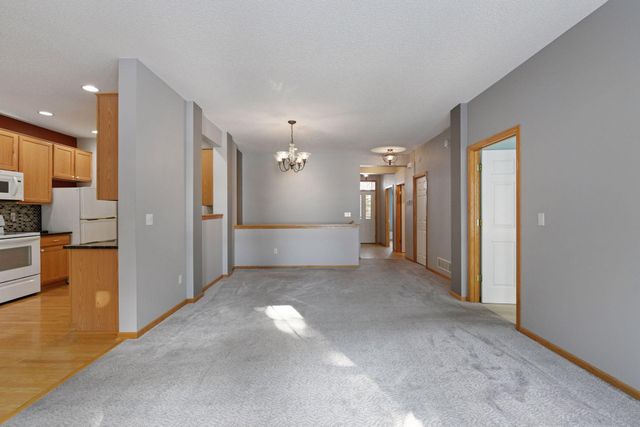 1009 Victoria Greens Boulevard, Victoria, MN 55386