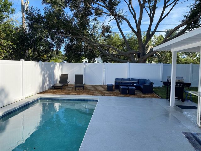 1510 3rd Court, Vero Beach, FL 32960