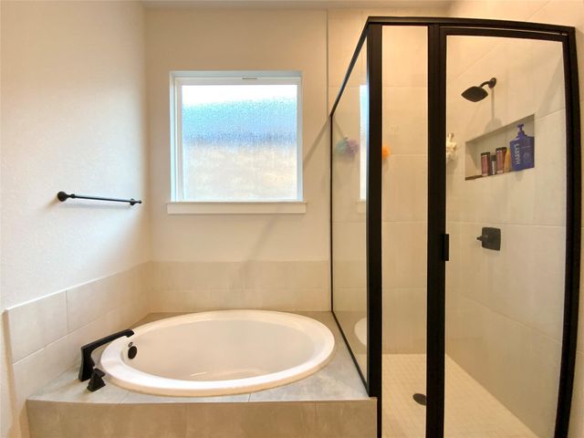 243 Kings Pine DR, Dripping Springs, TX 78620