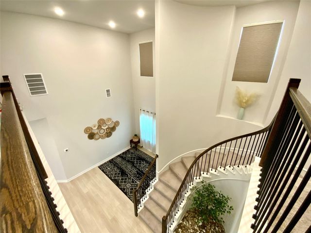 243 Kings Pine DR, Dripping Springs, TX 78620